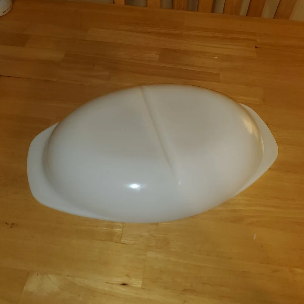 Pyrex Vintage 1063 1 1/2 QT White Milk Glass Oval Divided Baking Dish